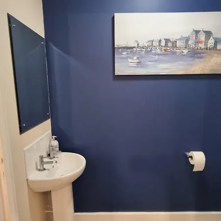Stylish 2-bedroom In Salford - 5 Guests * Μάντσεστερ