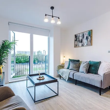 Centre, Salford Luxury *