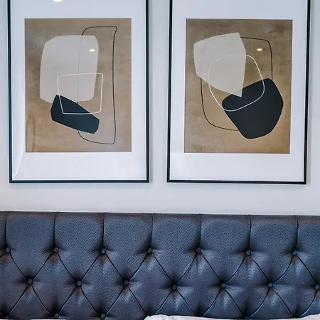 Modern 2br Parking Great Location & Amenities Apartament Manchester