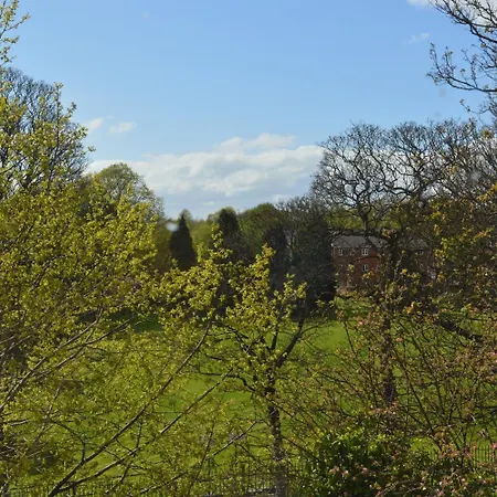 The Westlynne & Hotel