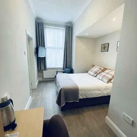 Westlynn Hotel & Apartments Free Parking Near Manchester Centre Manchester
