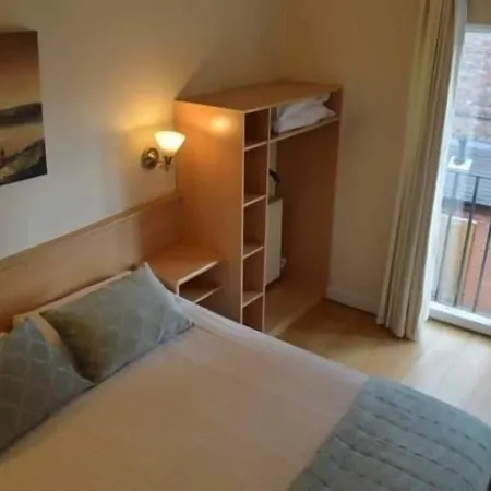 Westlynn Hotel & Apartments Free Parking Near Manchester Centre Manchester