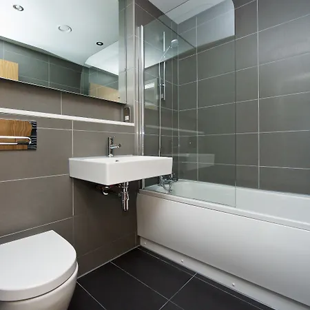 Staycity Piccadilly Aparthotel 4*