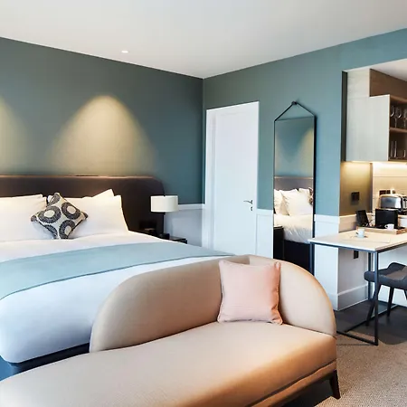 Hyatt House - 4*