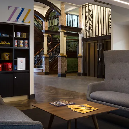 Roomzzz Victoria 4* Manchester