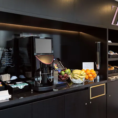 Hotel apartamentowy Roomzzz Victoria 4*