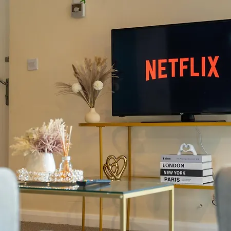 Contractor Near The Centre With Two Free Parking Spaces *