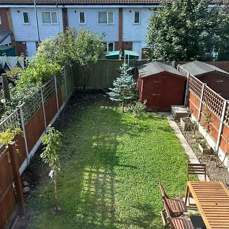 Дом отдыха Great House Close To The Arena *