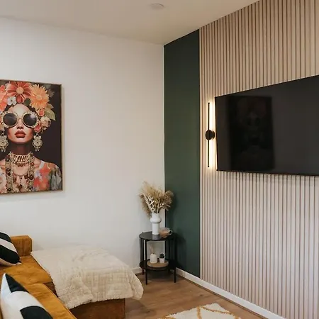 3br House By Mystayuk Short Lets & Serviced With Free Wifi & Free Parking בית נופש *