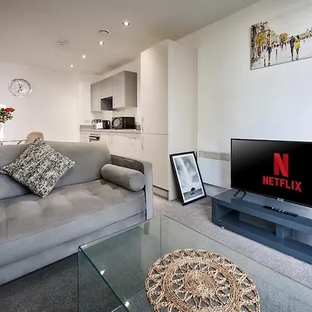 Joyful Management - Riverview 1 Bedroom 10 Min To Centre Apartment *