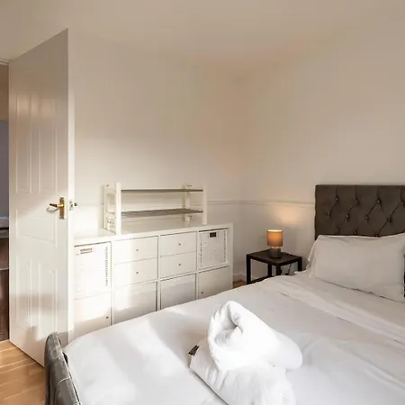 Cosy 2 Bedroom - 8 Mins From Centre - Free Parking - 4gc Mánchester