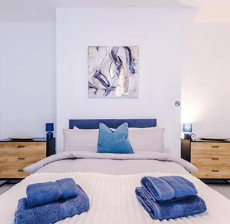 Sleep7, Pool Table, Ttennis, Free Parking, 3br *