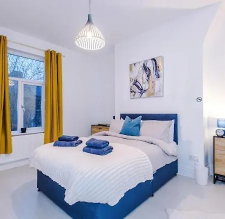 Sleep7, Pool Table, Ttennis, Free Parking, 3br *