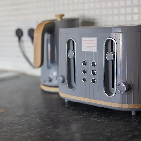 Joyful Management -top Floor With Feel Deco In M16 * Manchester