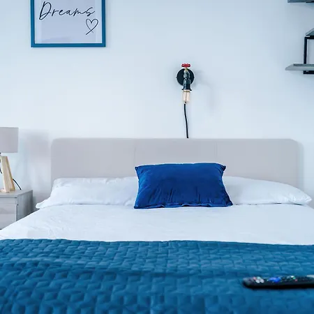 2br Heights Sleeps 7 Parking & Wifi Appartement