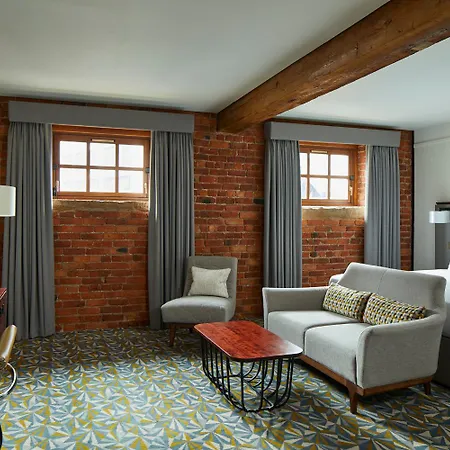 Marriott Victoria &