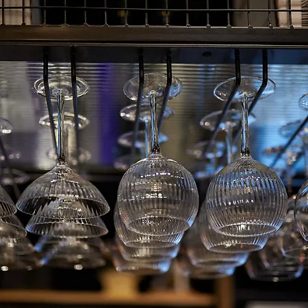 Voco - Centre By Ihg Отель