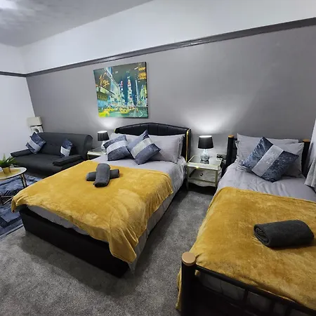 Rum i privatbostad Luxury Free Wifi Old Trafford *