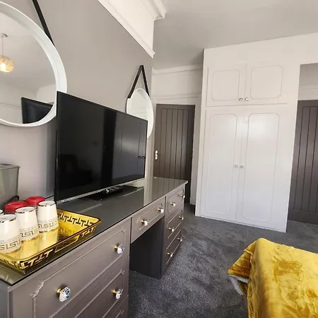 Rum i privatbostad Luxury Free Wifi Old Trafford *