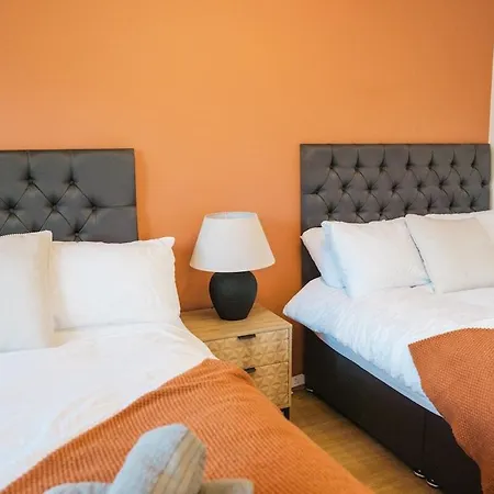 3br House By Mystayuk Short Lets & Serviced With Free Wifi & Free Parking בית נופש *