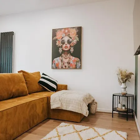 3br House By Mystayuk Short Lets & Serviced With Free Wifi & Free Parking *