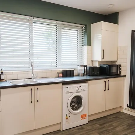 3br House By Mystayuk Short Lets & Serviced With Free Wifi & Free Parking בית נופש *