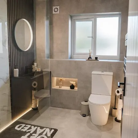 בית נופש 3br House By Mystayuk Short Lets & Serviced With Free Wifi & Free Parking *