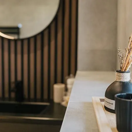 3br House By Mystayuk Short Lets & Serviced With Free Wifi & Free Parking *