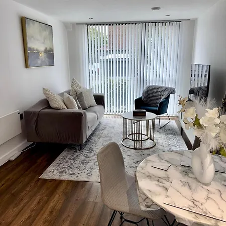 Stylish 2-bed By Cente מנצ'סטר