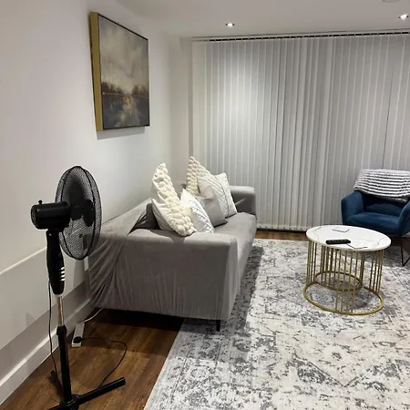 Stylish 2-bed By Cente דירה מנצ'סטר
