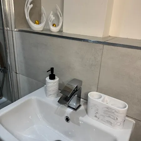 Stylish 2-bed By Cente