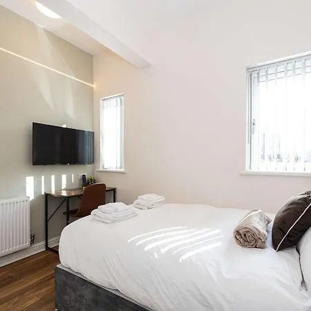 Holiday home The Groves House- 4 En-suite Beds, Close To Hospital & Mcr Uni