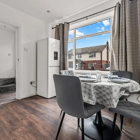 3 Bedroom House 4 Beds Free Parking 2sd * Mánchester