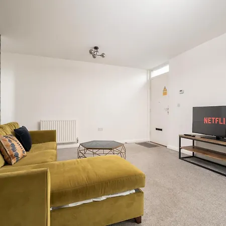 Chic 3bd Abode With Pool Table - Etihad - Coop Live - Free Parking * マンチェスター
