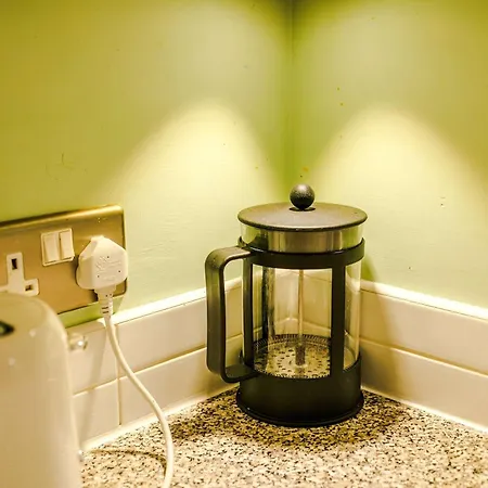 4 Bed House - Sleeps 8 - Free Parking - Manchester Ferienhaus Manchester