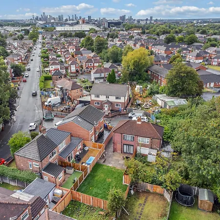 3 Bedroom House 4 Beds Free Parking 2sd 펜션 *