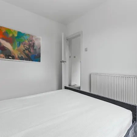3 Bedroom House 4 Beds Free Parking 2sd Mánchester