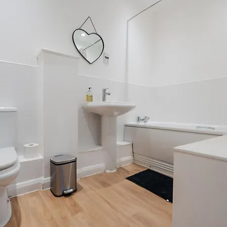 Chic 3bd Abode With Pool Table - Etihad - Coop Live - Free Parking 別荘 マンチェスター