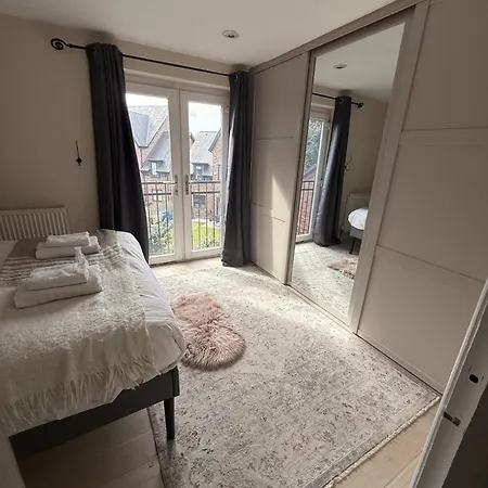 Cosy 4br House, West Didsbury, Bars And Restaurants Close By, Free Parking, Sleeps 8 *