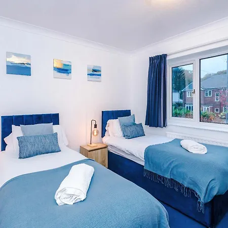 4 Bed House - Sleeps 8 - Free Parking - Manchester Ferienhaus