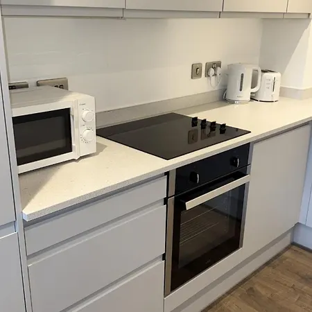 아파트 Joyful Group - Stylish 2 Bedroom Duplex With Sofa Bed In Salford M5 *