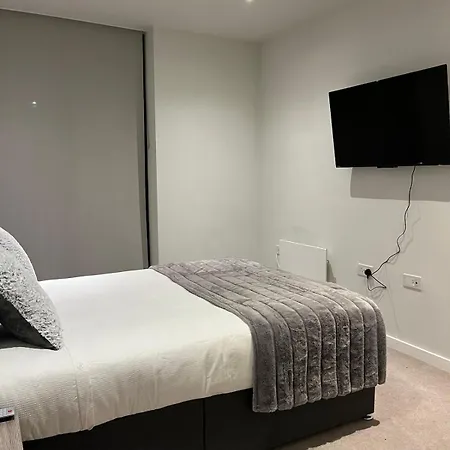 Daire High-end 2 Bed Retreat - Ao Arena & Victoria Stn *