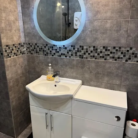 1, Centrally Located Near Northern Quarter