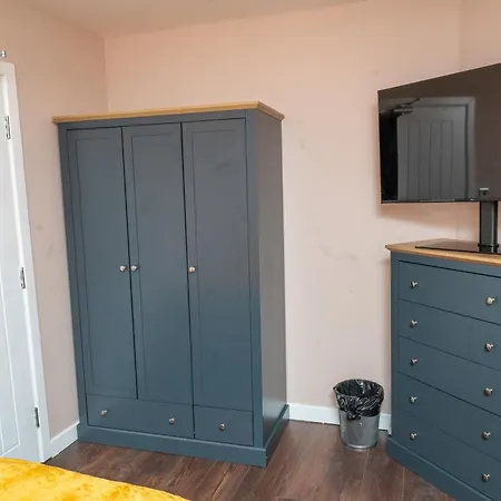 Elegant And Modern 3 Double Bedroom Near Centre Entire House Parking فندق مبيت وإفطار