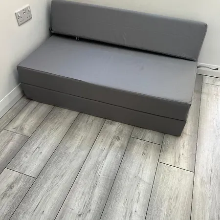 Cosy - 15 Mins Drive To Apartment