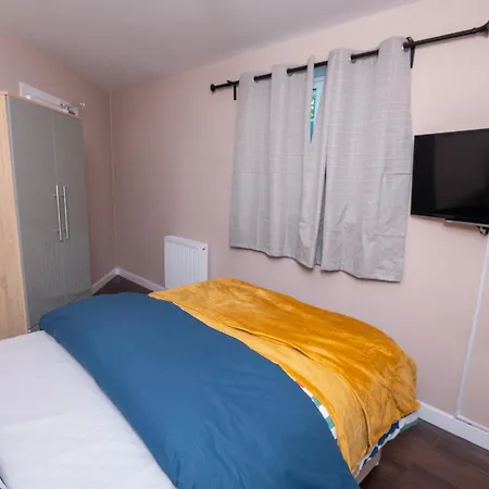 Elegant And Modern 3 Double Bedroom Near Centre Entire House Parking مانشستر