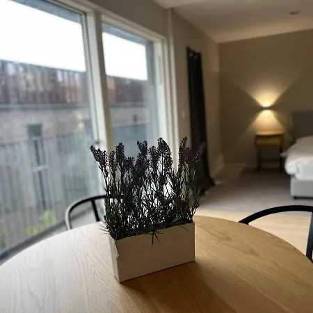 아파트 Joyful Group - Deansgate 2br Chic Gardens 맨체스터