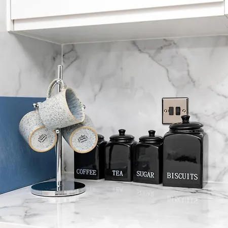 فندق مبيت وإفطار Elegant And Modern 3 Double Bedroom Near Centre Entire House Parking