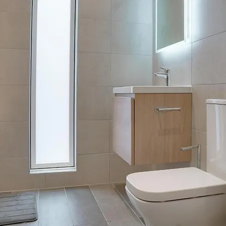 Modern 4Br Townhouse - Rooftop - Hot Tub Apartamento