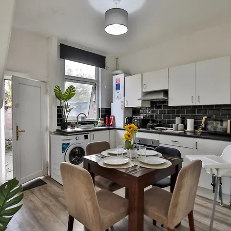 Ferienhaus Athol House, Near Old Trafford, Free Parking Manchester